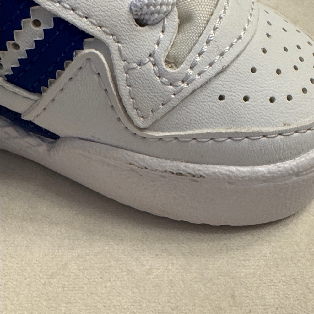 Like new! Baby Adidas Forum Low Cloud White Royal Blue, sz 4c - Picture 4 of 10